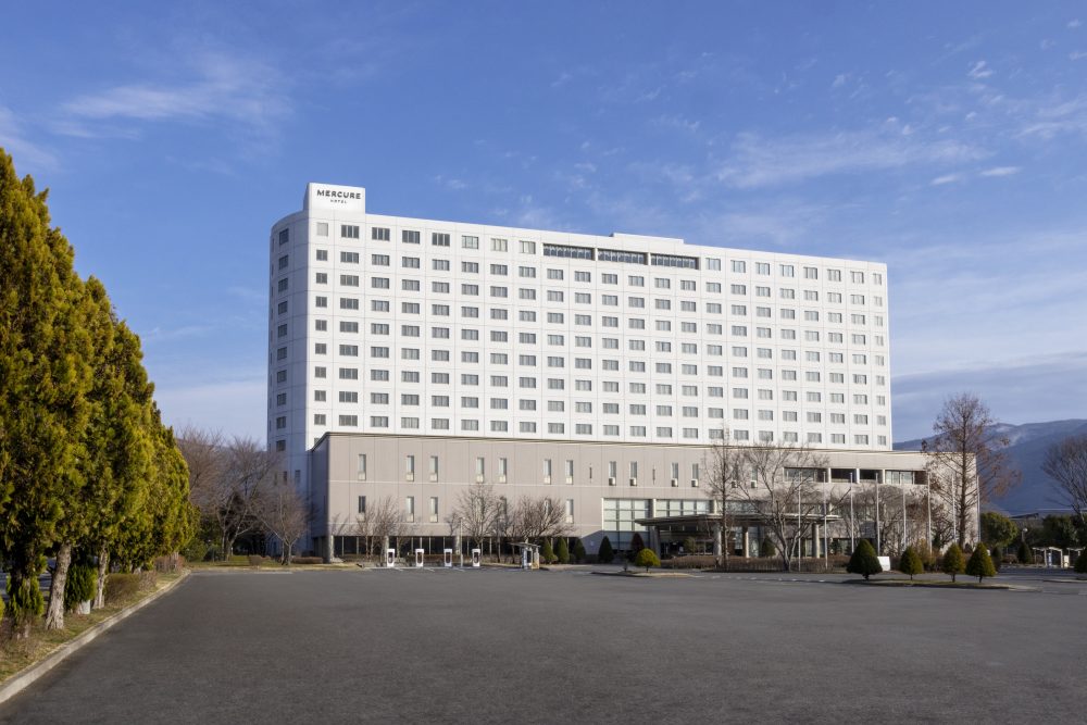 A relaxing autumn time surrounded by the magnificent nature of Nagano